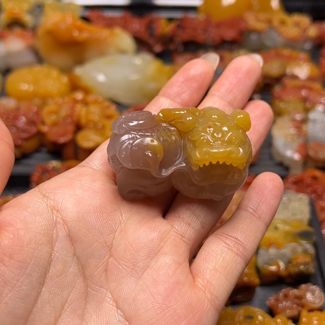 石英质玉颈饰未镶嵌