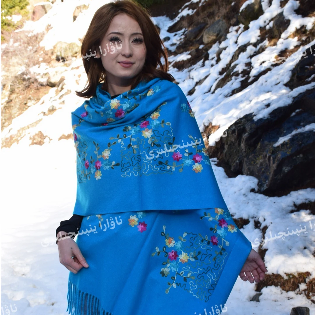 新疆民族风围巾秋冬加厚围脖刺绣仿羊绒披肩 全国包邮