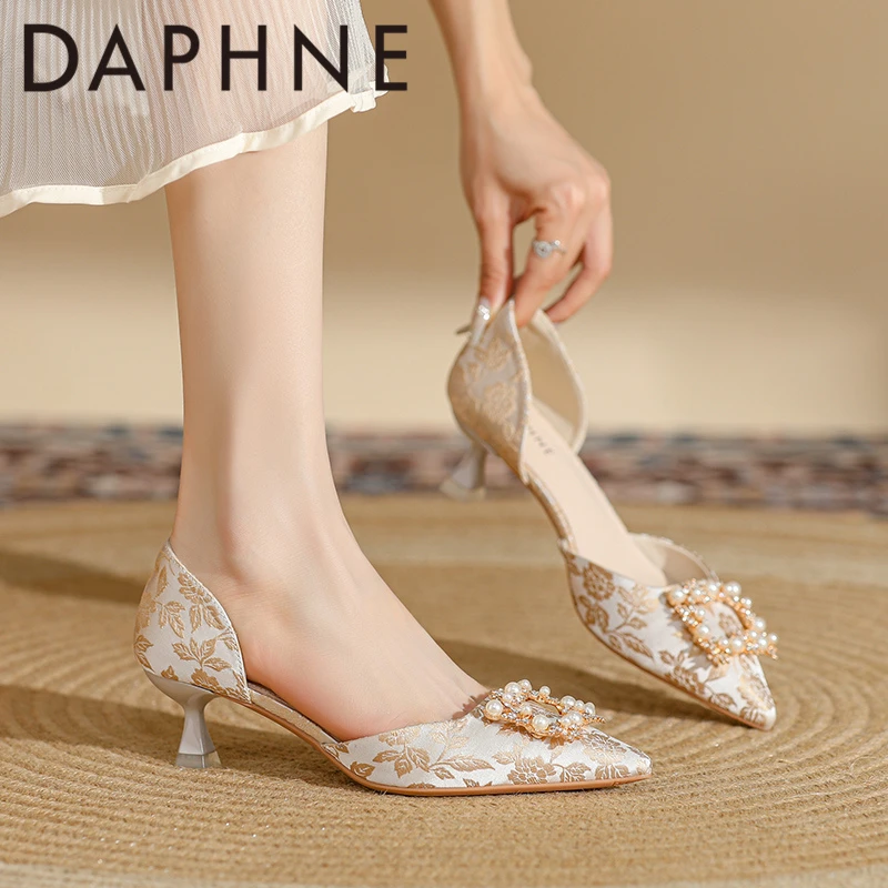 达芙妮高颜值凉鞋女夏外穿包头上班久站不累脚洋气百搭国风高跟鞋