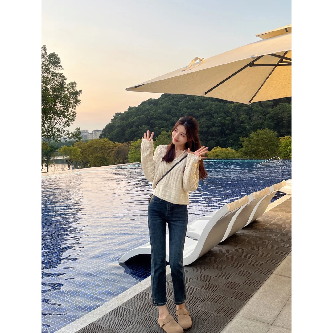 大丫  【云柔】 重工麻花 V领显瘦温柔短款针织毛衣