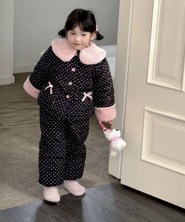喜又 冬款女童加厚黑色圆点翻领三层加厚夹棉睡衣家居服套装
