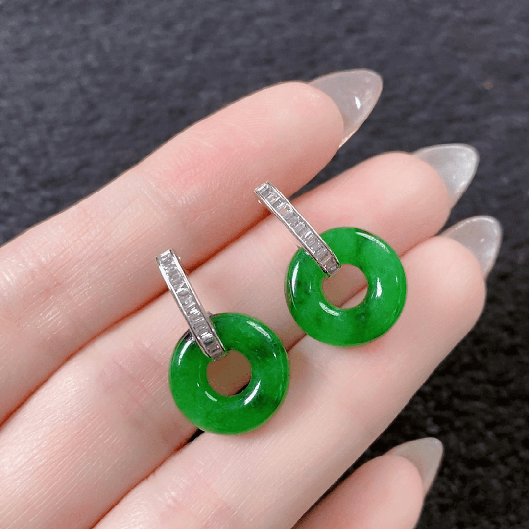 翡翠耳饰18K金镶嵌签收后24小时鉴赏期，过时不退