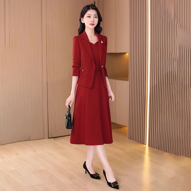 红色喜婆婆婚宴女装连衣裙2025新款早秋轻奢高端时尚气质两件套裙