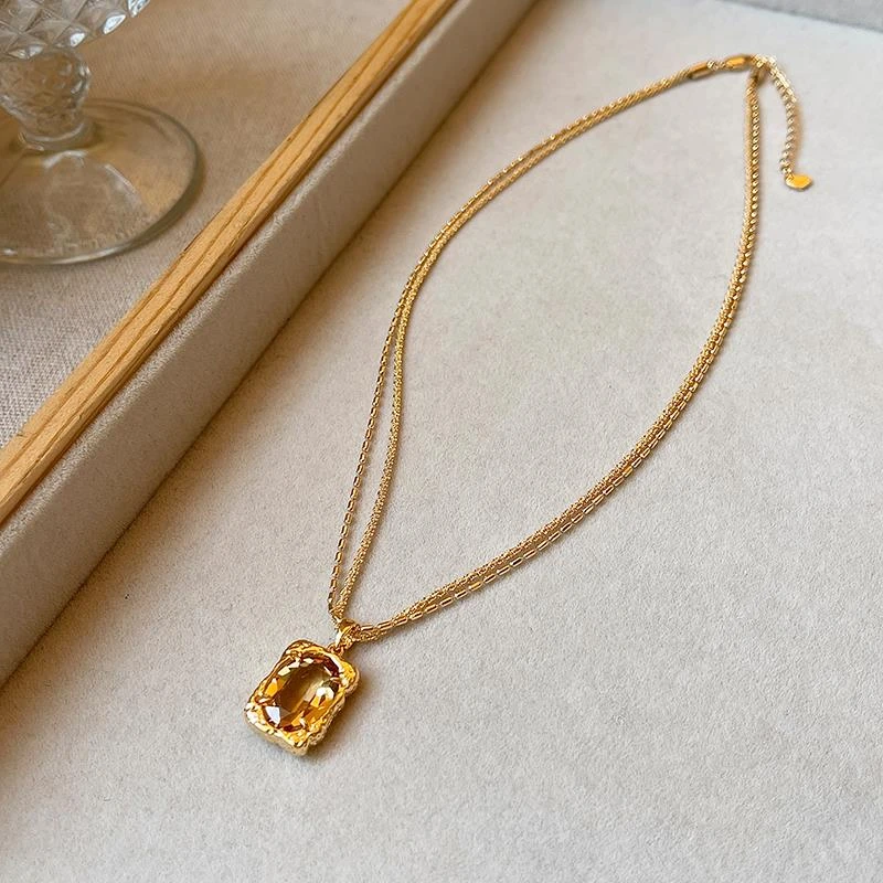 铜合金项链 美拉德双层方块吊坠女秋冬毛衣链轻奢精致锁骨链百搭