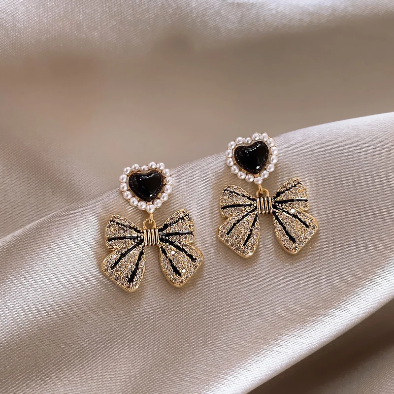 铜合金耳饰 秋冬蝴蝶结耳环女高级感爱心耳钉2024年新款爆款小众