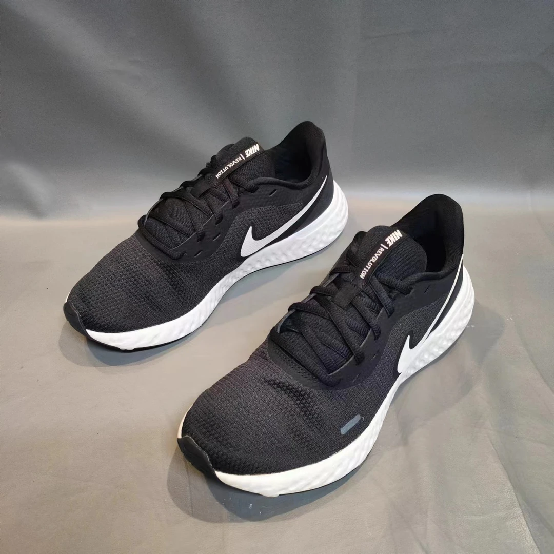 41码/95新/捡漏/Nike Revolution 5 黑白/无原盒/跑步鞋/运动鞋