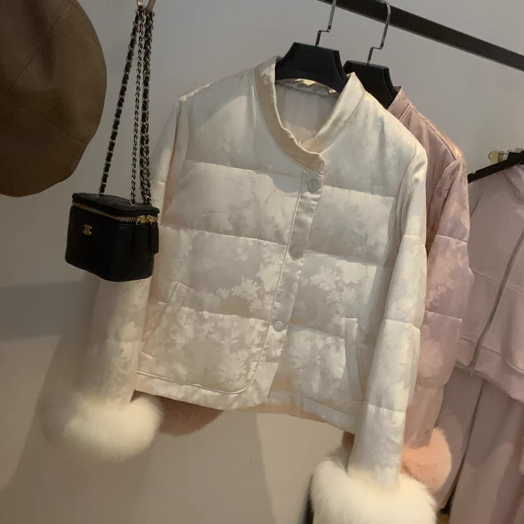 1223国风花鸟暗花袖口大毛球棉服外套