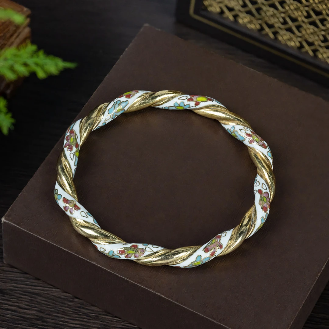 非金属珐琅手镯 【何姐聊收藏】老北京景泰蓝复古麻花镯白 1452563