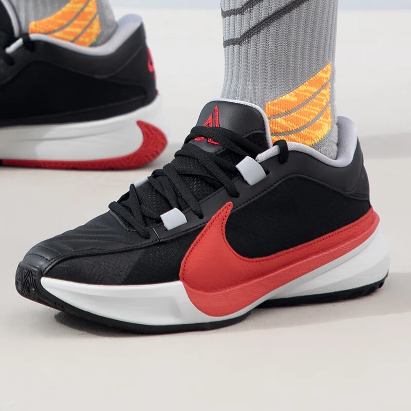 NIKE耐克男鞋2024新款ZOOMFREAK5缓震实战运动篮球鞋DX4996-004