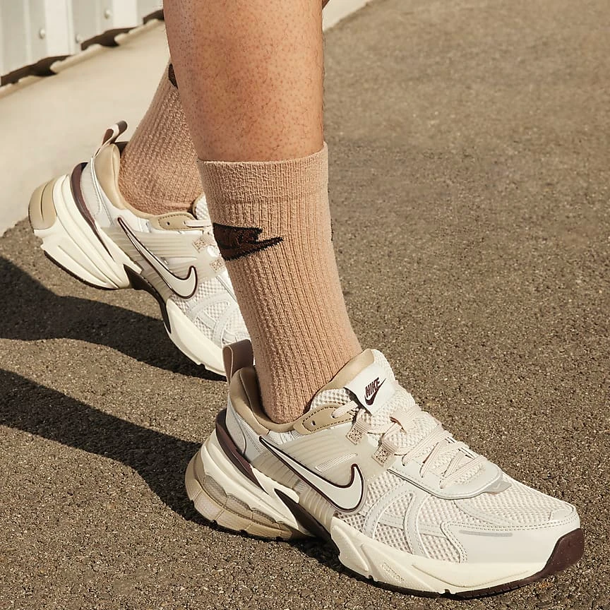 nike耐克2024新款女子W NIKE V2K RUN运动舒适休闲鞋FD0736-103