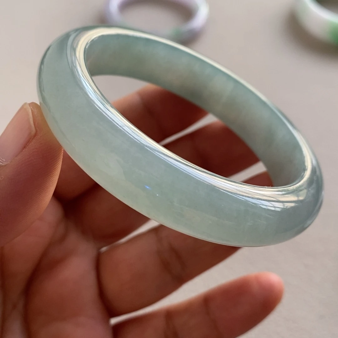 翡翠手镯未镶嵌天然翡翠手镯
