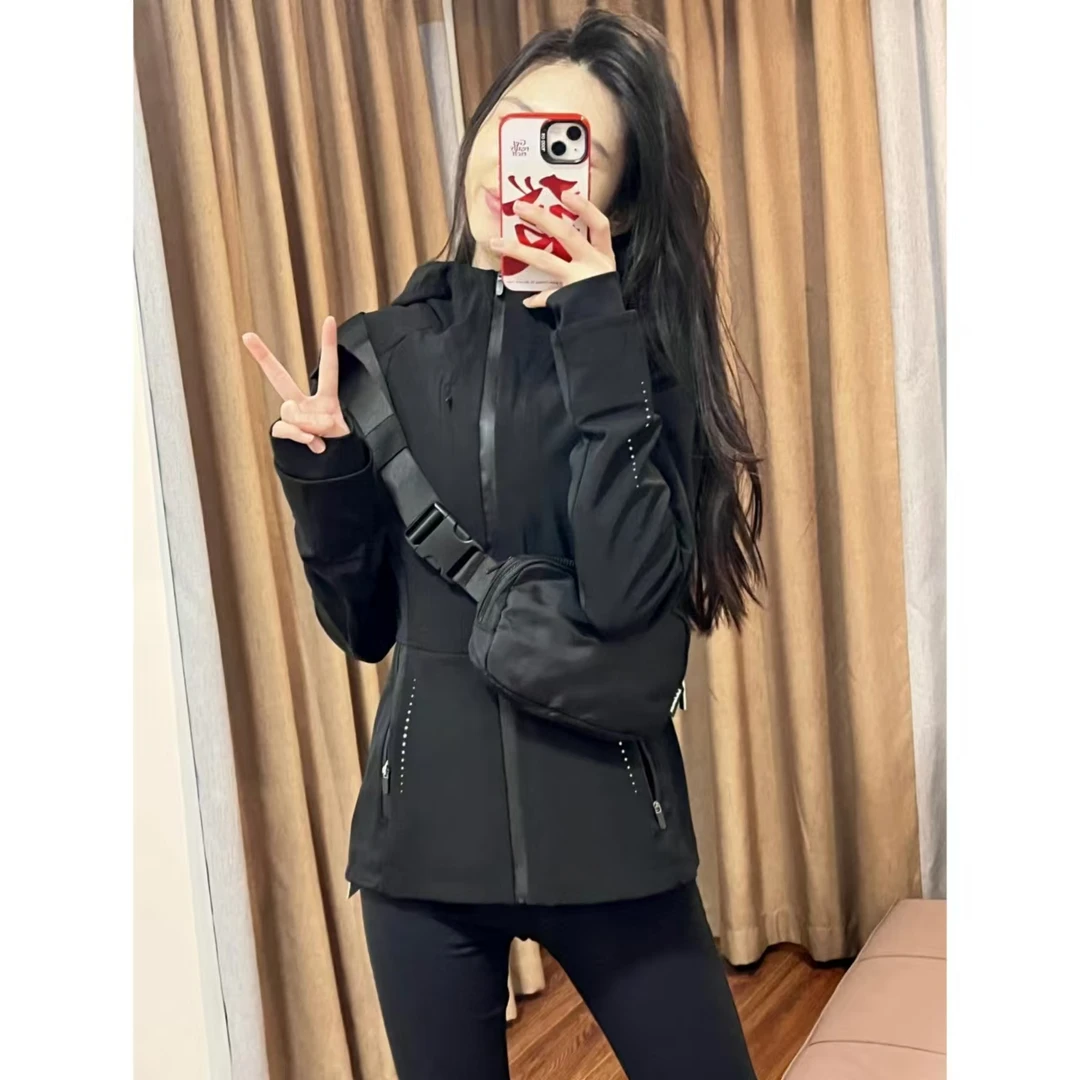 软壳冲锋衣加绒显瘦秋冬款连帽外套修身上衣开衫运动户外休闲卫衣