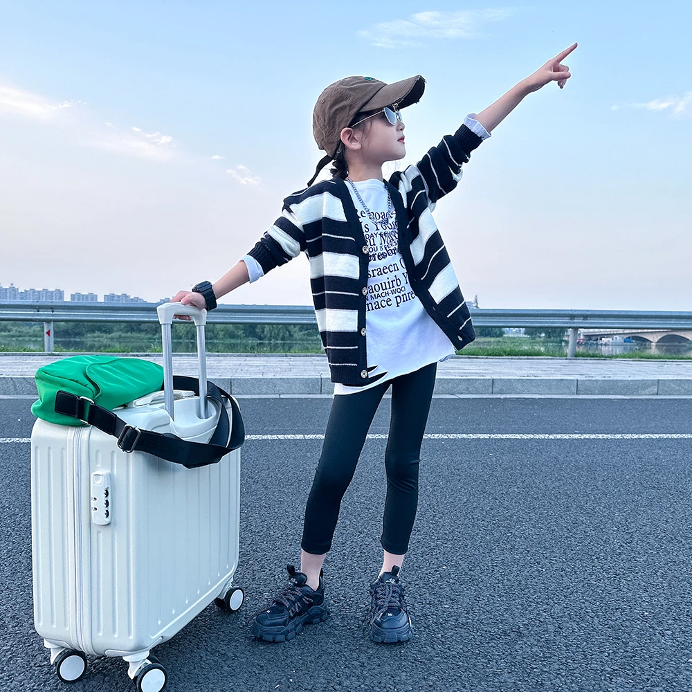 儿童秋装撞色条纹开衫毛衣2023新款男女童休闲时尚风针织衫洋气潮