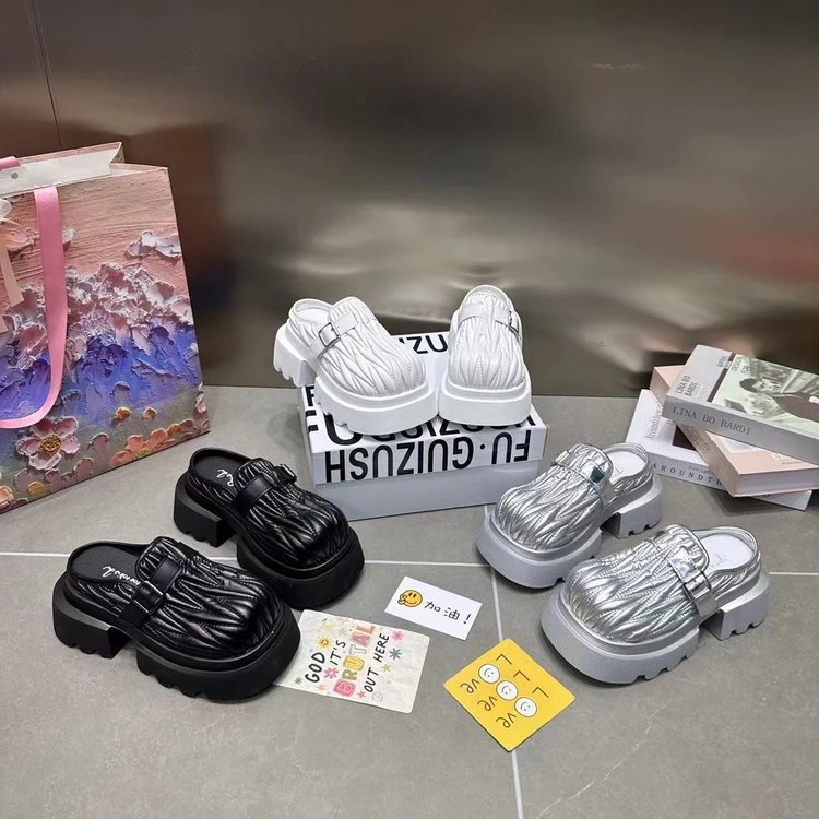 网红欧货褶皱纹包头拖鞋女2024新款厚底粗跟大头外穿凉鞋穆勒鞋女