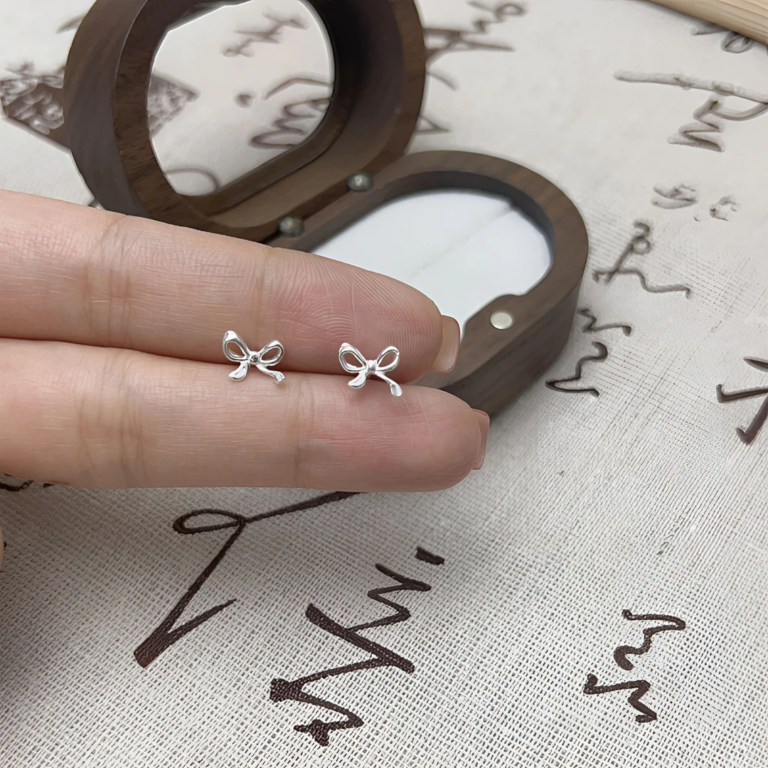 足银耳饰 小巧精致蝴蝶结直钩耳钉【足银999】