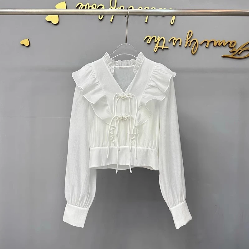 330 唐唐加|白色上衣女秋季V领荷叶边珍珠花朵盘扣收腰雪纺衬衫