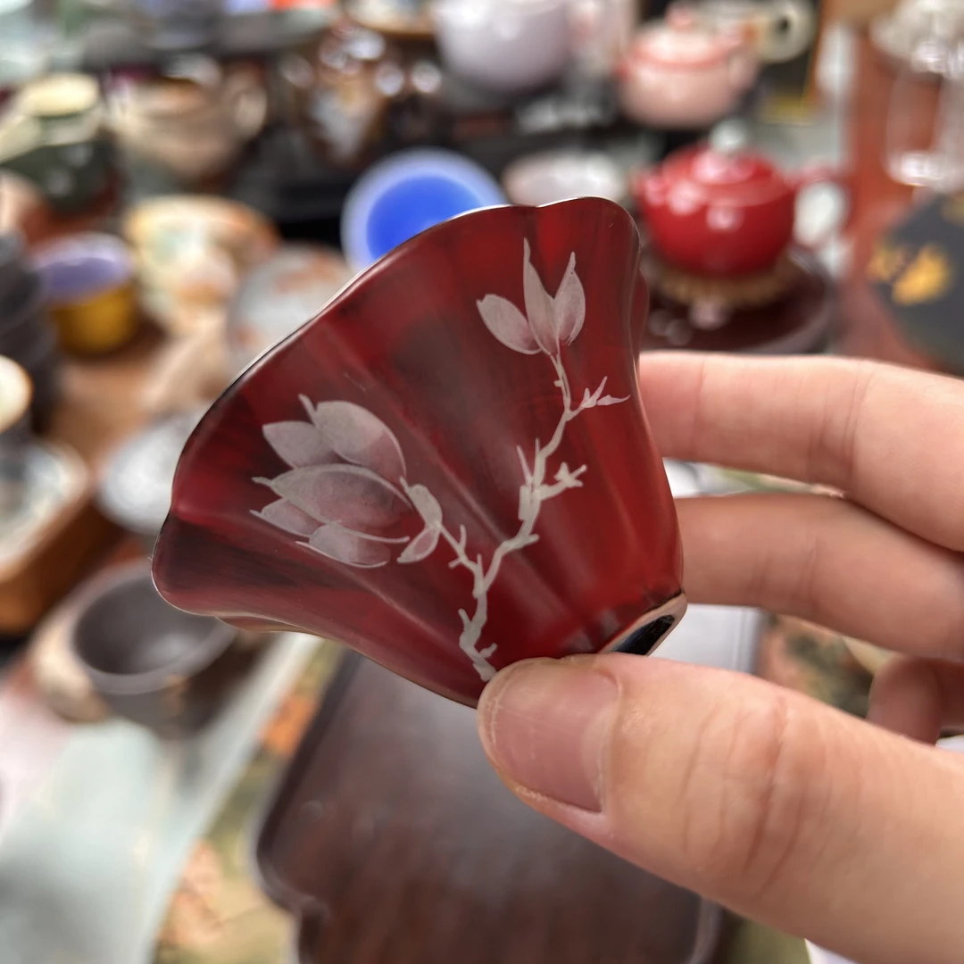 粉引手绘玉兰花花口杯