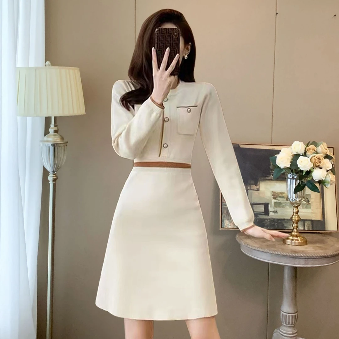 高端法式简约长袖针织连衣裙秋季新款高档名媛风经典圆领套头字裙