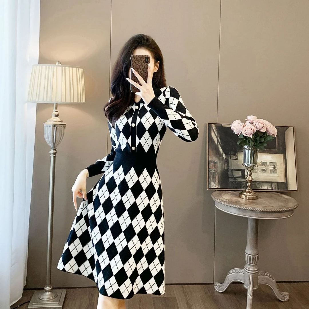 韩版气质名媛风连衣裙时尚复古高级感秋冬款Polo领菱格针织A字裙