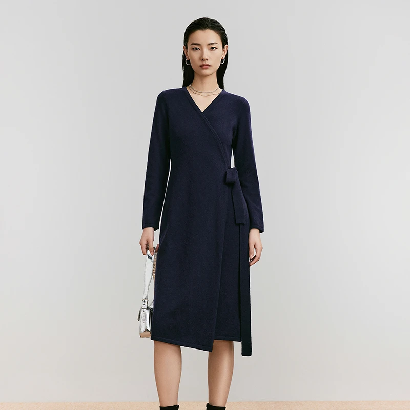 LANCY/朗姿24冬季新款纯羊毛针织一片式系带V领收腰藏蓝连衣裙女