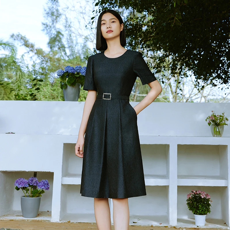 LANCY/朗姿夏季新款黑色提花纹理桑蚕丝a字连衣裙收腰裙子女