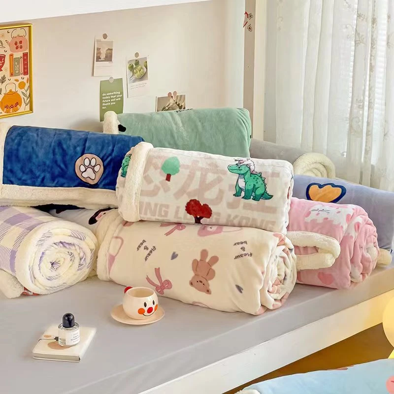 福袋有加厚加绒毛毯一个，款式很多，离开无效，随机发