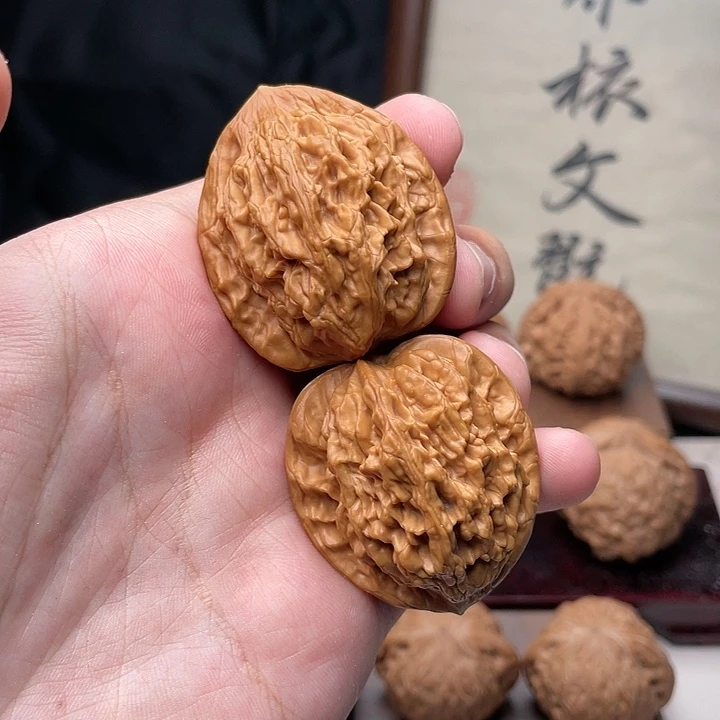 文玩核桃吊坠38麦穗虎头炸漏价已打底