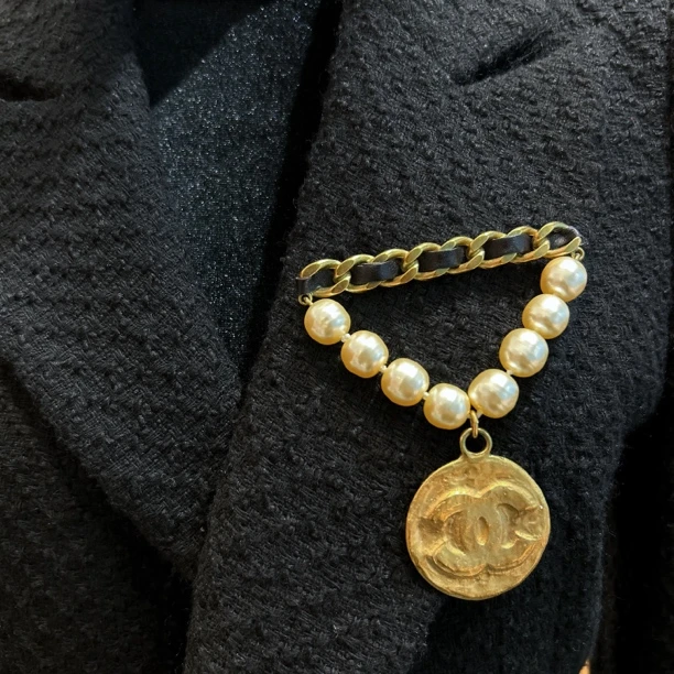 95新 Chanel/香奈儿 Chanel vintage香奈儿中古皮穿珍珠金币胸针