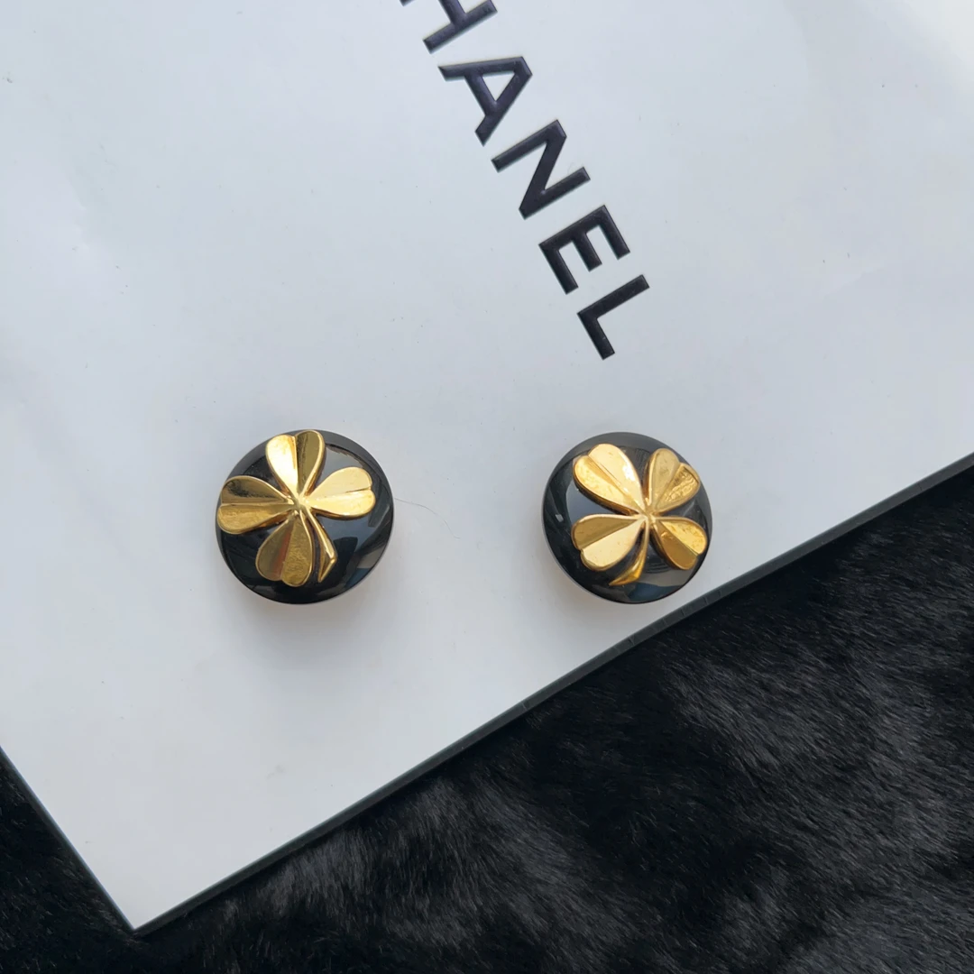 95新 Chanel/香奈儿 Chanel vintage香奈儿中古黑金四叶草耳夹