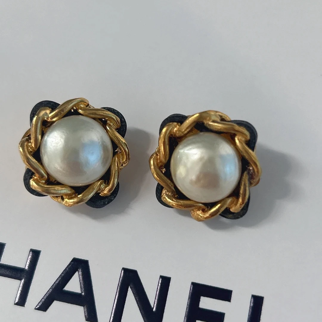 95新 Chanel/香奈儿 Chanel vintage香奈儿中古皮穿珍珠耳夹
