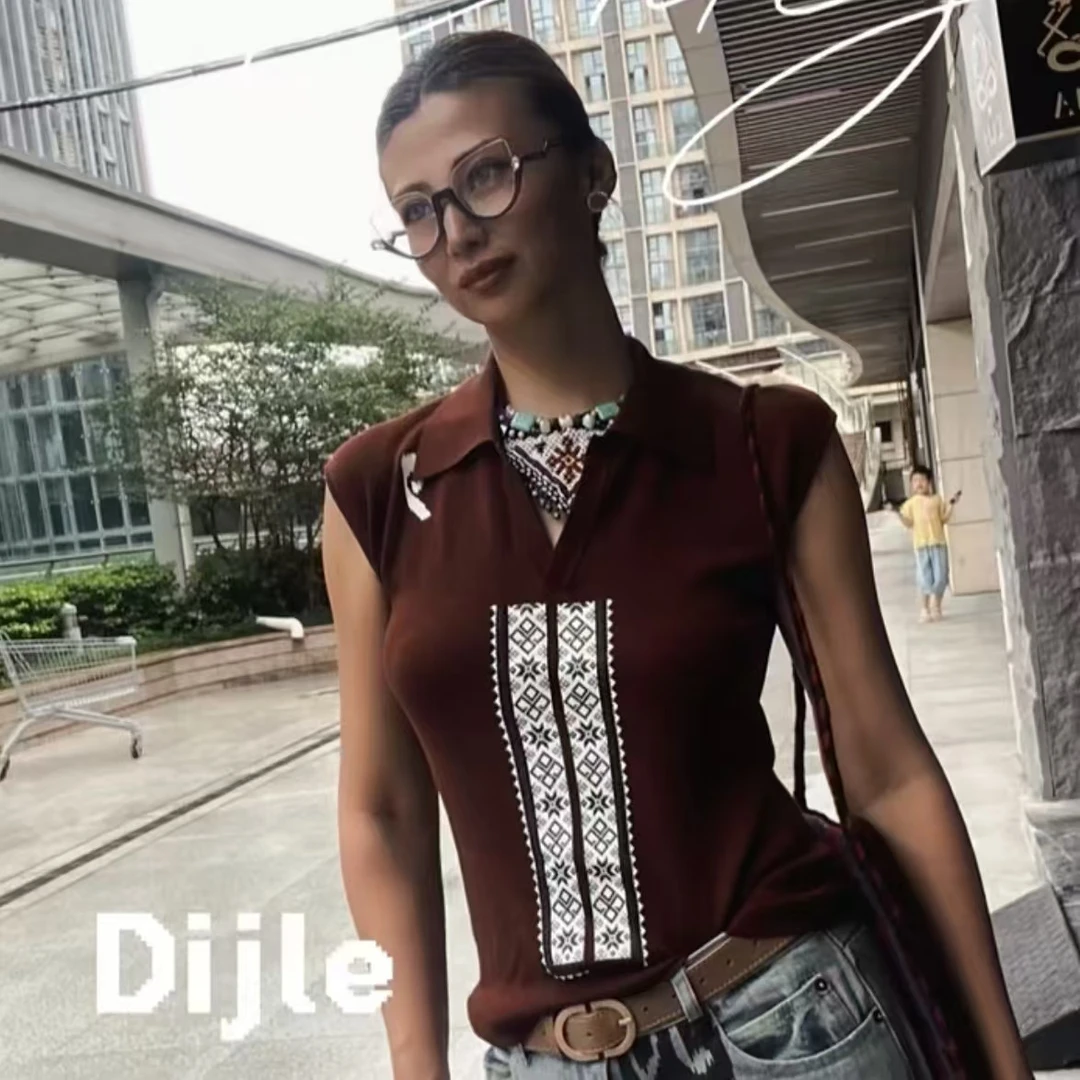 Dijle/迪杰旯咖啡色针织短袖毛衣时尚气质显瘦休闲百搭夏季潮流ol