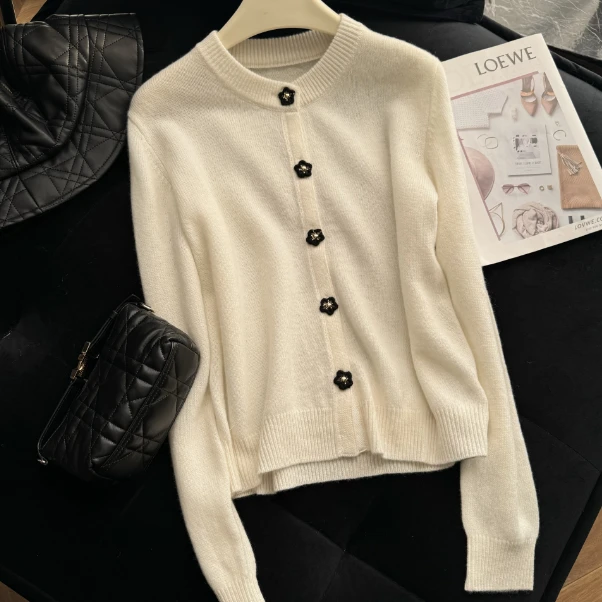 星星扣～全羊毛开衫毛衣女