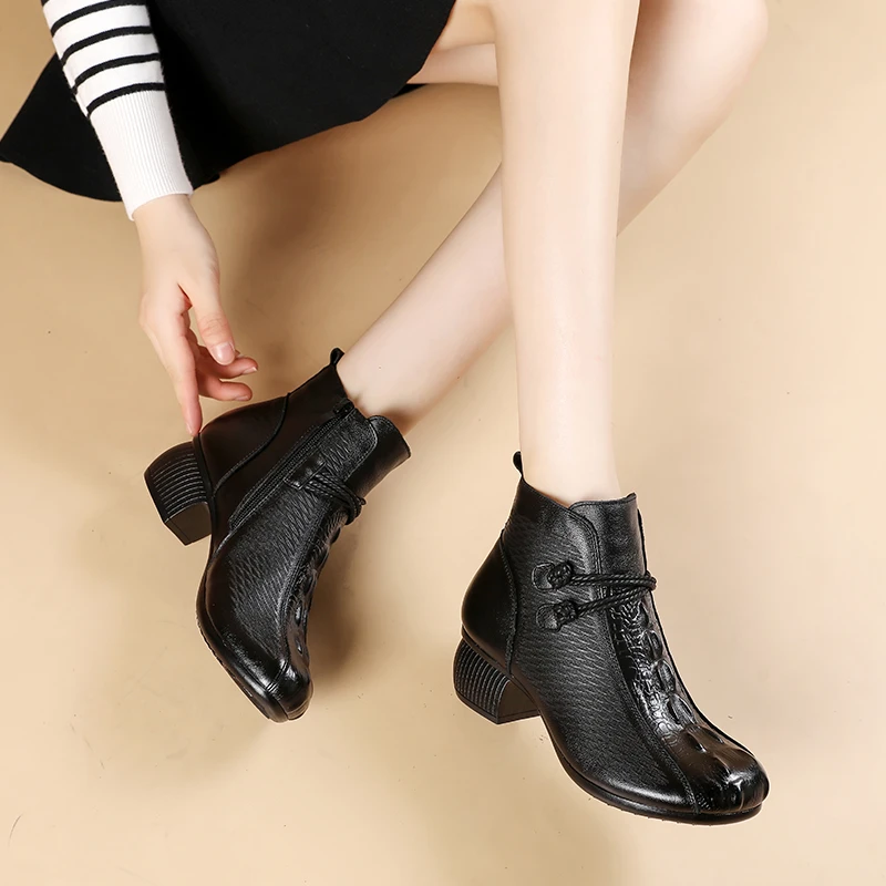 秋冬款牛皮民族风短靴女复古中跟妈妈鞋粗跟软底软面加绒真皮女靴