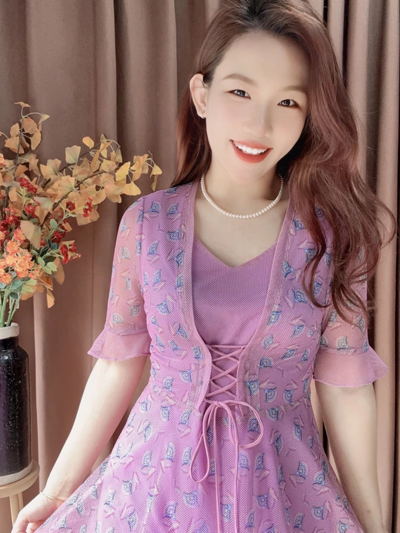 S 1123夏季气质显瘦钉珠收腰圆领短袖百褶高级感妈妈装连衣裙