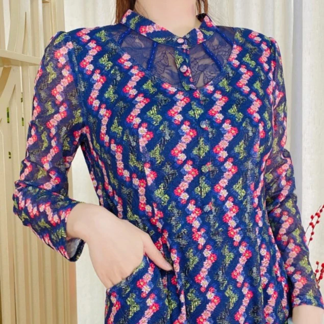 968#水波纹气质圆领显白修身连衣裙