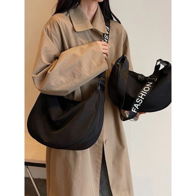 斜挎包牛津布包防水月牙包饺子包女包男包时尚包慵懒风单肩轻便