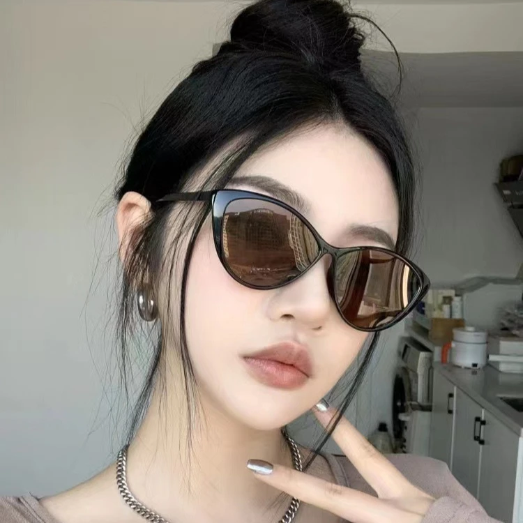 欧美变色潮流猫眼墨镜女超轻ins风辣妹显瘦防紫外线太阳眼镜黑色