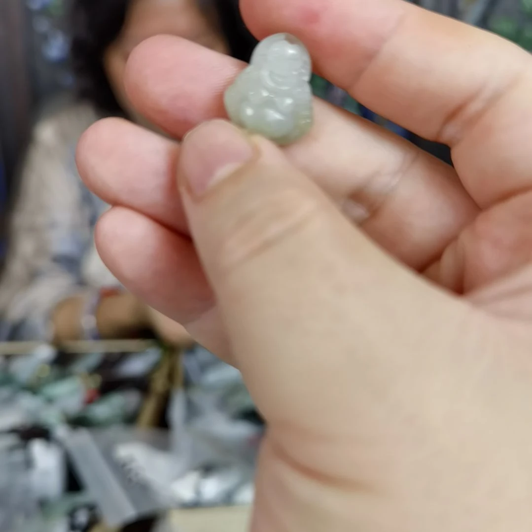 翡翠颈饰未镶嵌小佛随机多样性发货其一