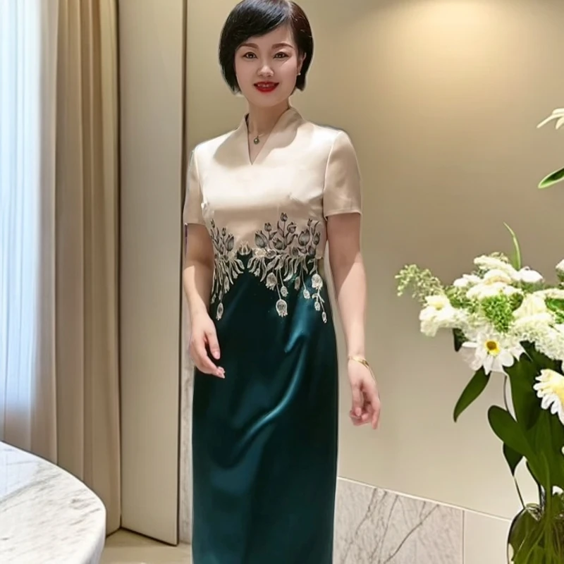 12037朱紫瑜轻奢配三醋酸缎面V领喜婆婆喜妈妈婚宴旗袍礼服敬酒服