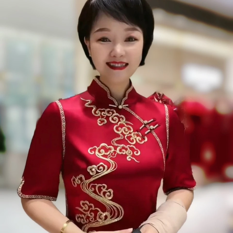 170389六礼酒红三醋酸缎面盘金刺绣喜妈妈婚宴旗袍礼服两侧开叉