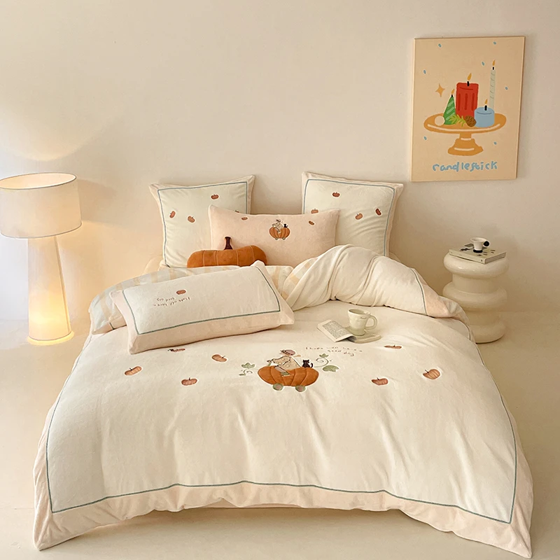 LC 0052 新款高克重加厚保暖牛奶绒烂花刺绣工艺四件套 南瓜女孩