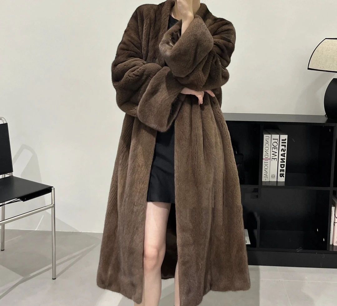 【豪门小姐】进口紫标天鹅绒_复古V领水貂皮草外套冬