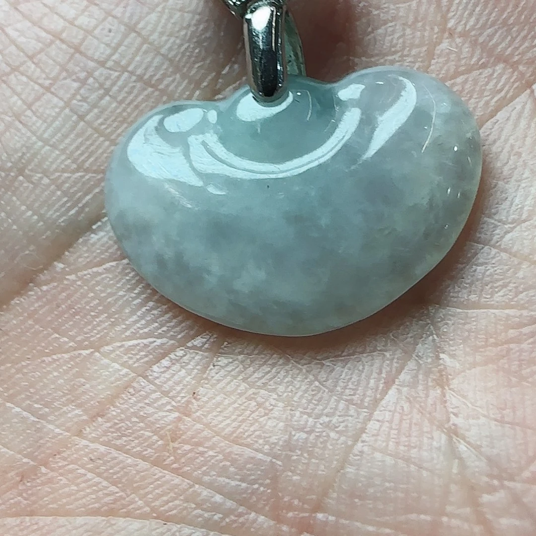 翡翠颈饰未镶嵌带