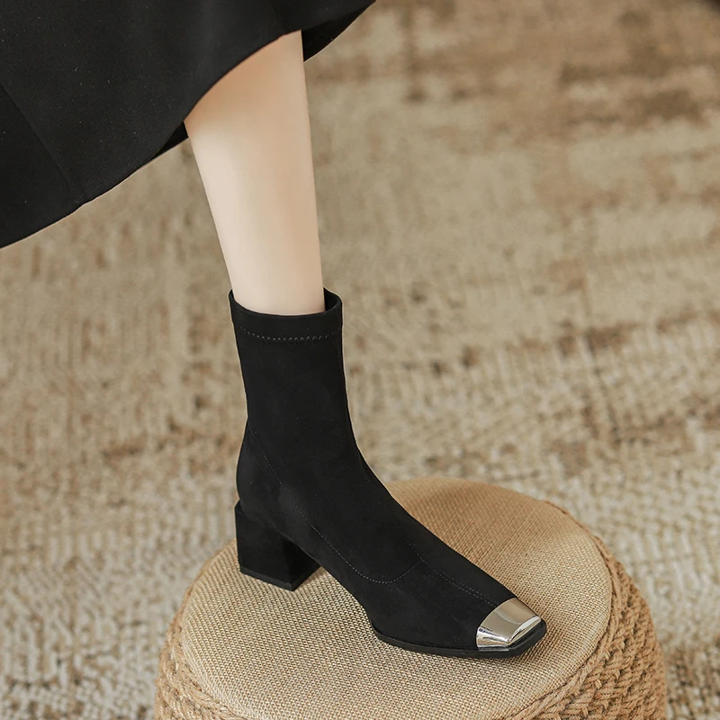防踢头羊京绒粗跟短靴女2025秋冬新款金属头方头中跟弹力靴瘦瘦靴