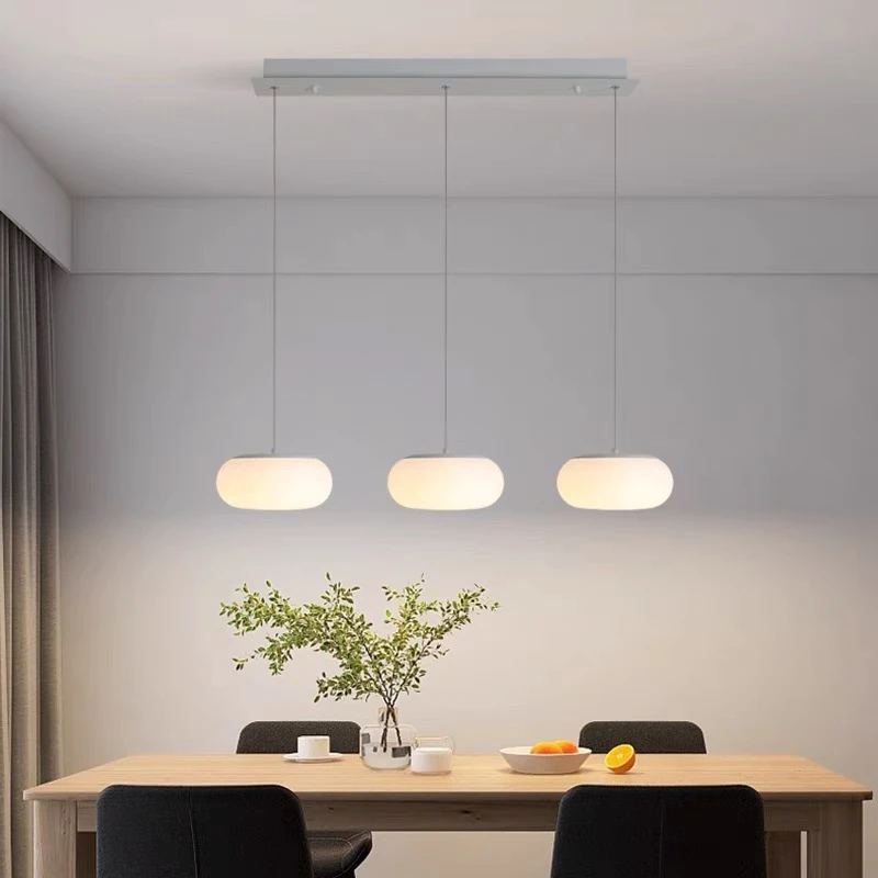 网红新款奶油风简约风北欧风餐厅吧台简约吊灯LED护眼灯具