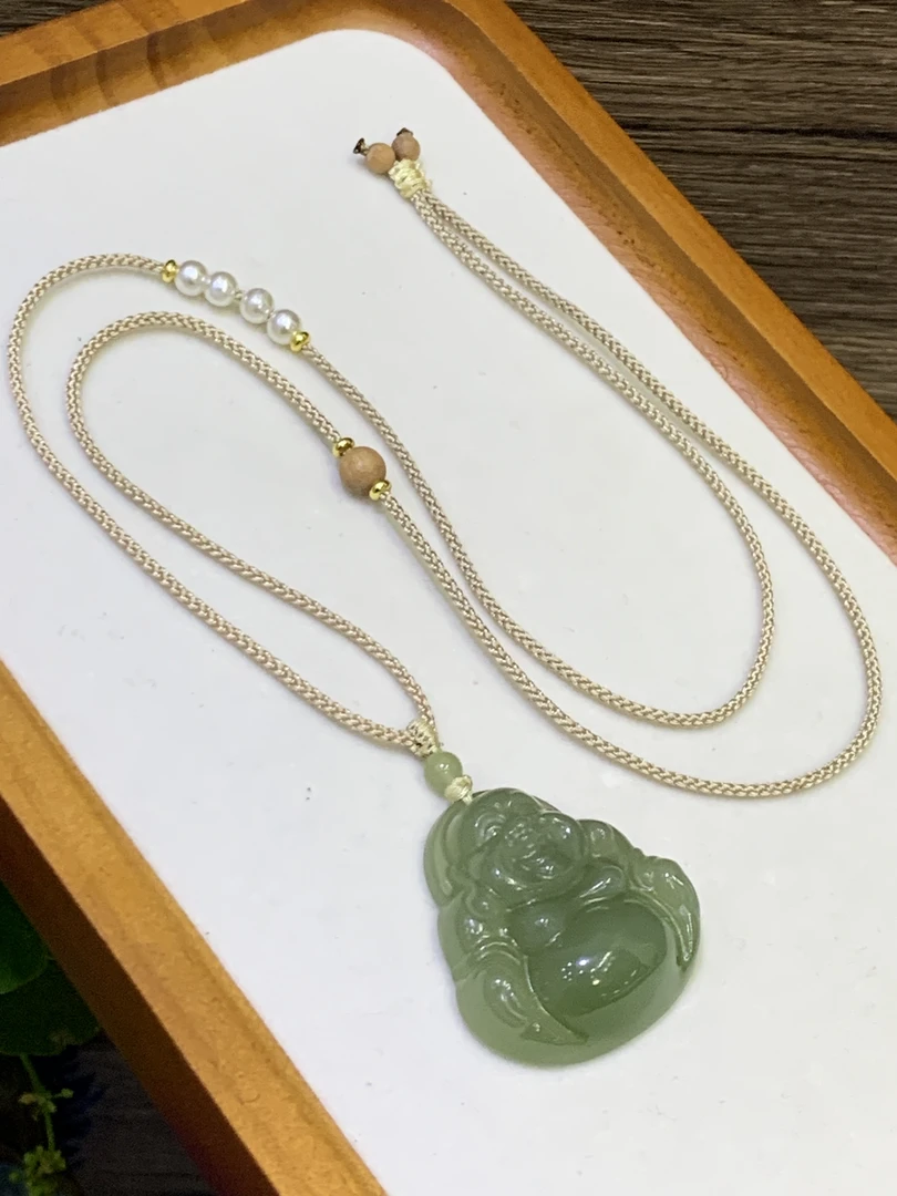 和田玉冰底湖水绿佛吊坠