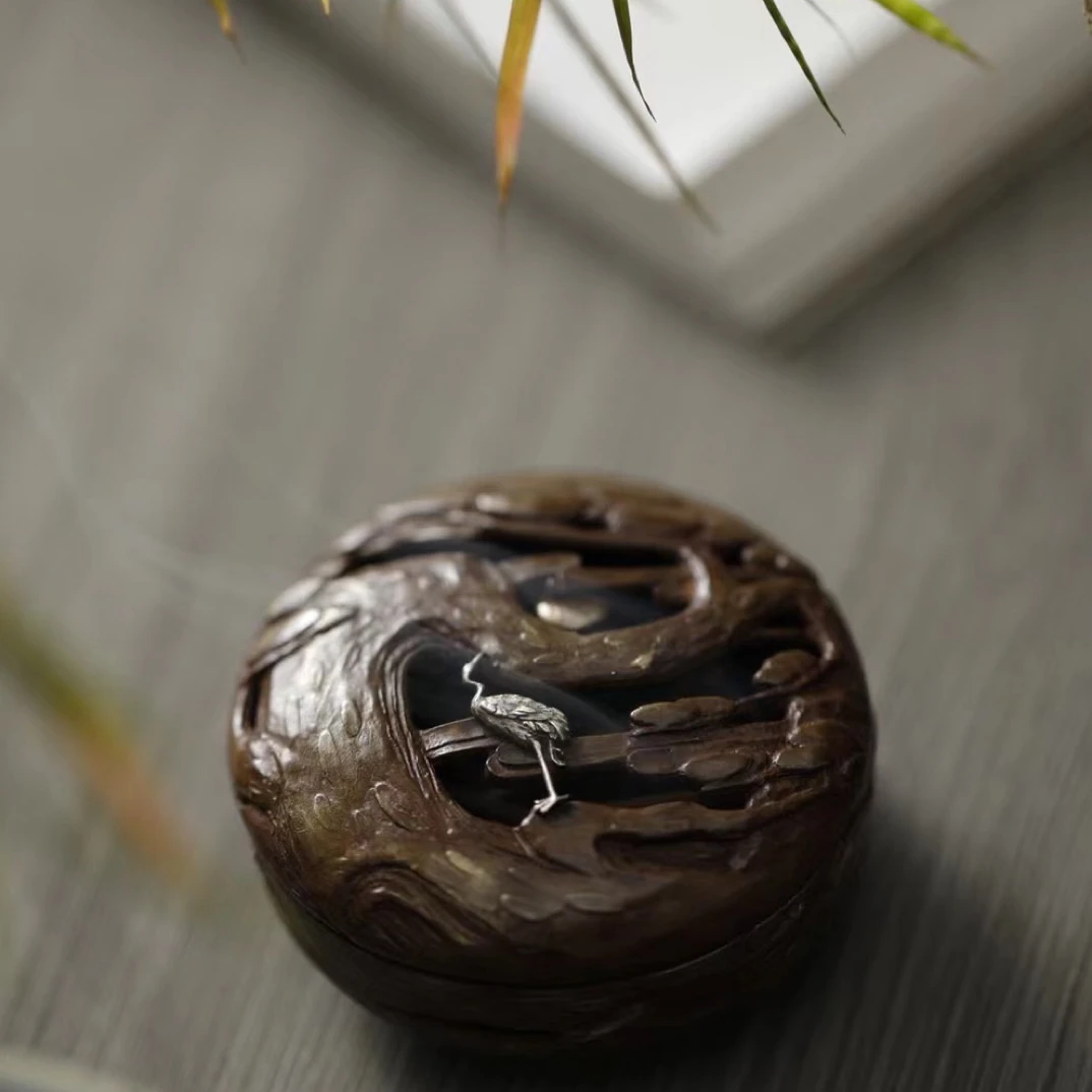 山是 抱云松月香盒