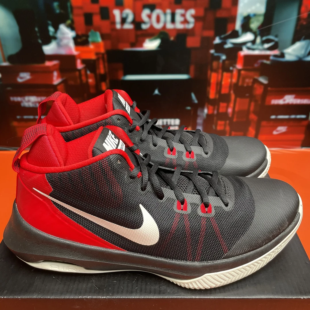 44码 中古 Nike Air Versitile Red Black Silver 黑红 无盒