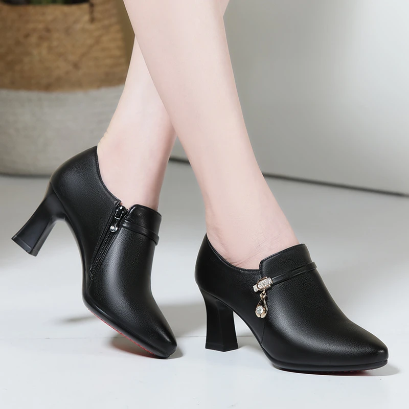 深口单鞋女软皮中跟秋款皮鞋2021春秋季百搭女鞋配裙子女式高跟鞋