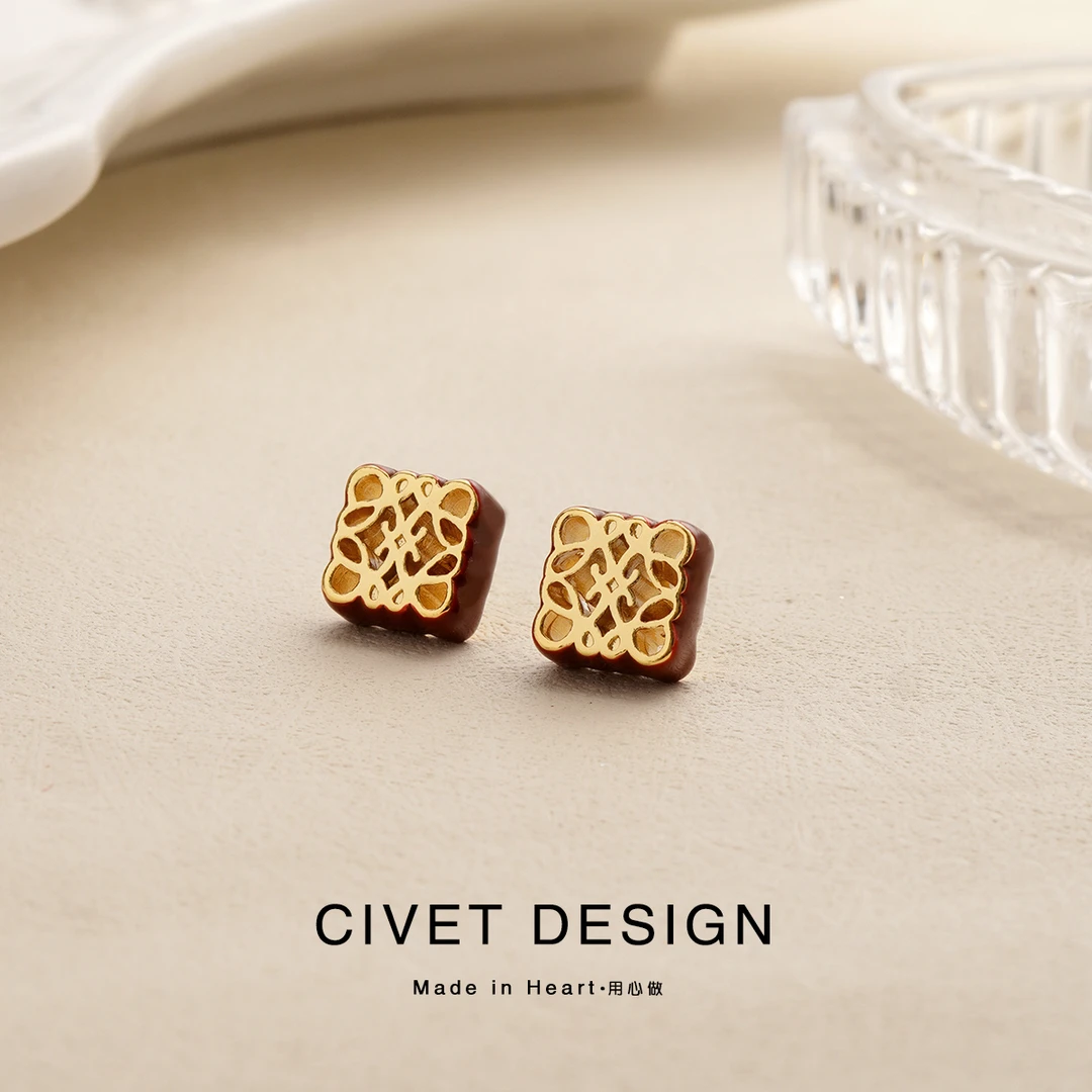 铜合金耳饰 复古几何方块耳钉秋冬轻奢高级感时尚耳环简约优雅女